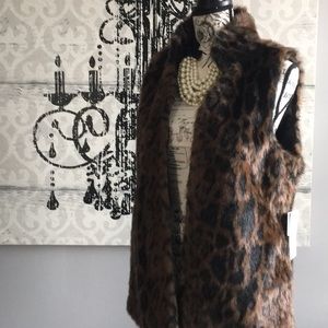 Leopard print faux fur vest, stitch fix find!